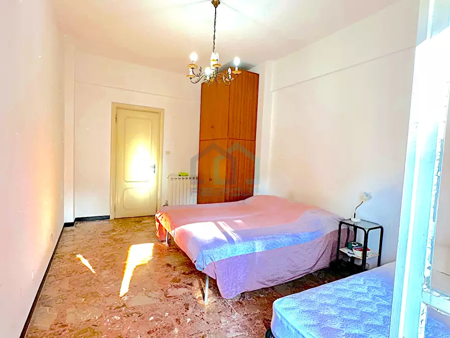 Immagine 10 di Bilocale in vendita  in Piazzale Piemonte 9 a Albissola Marina