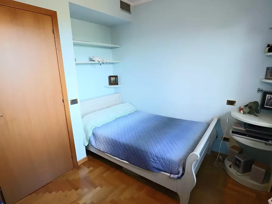 Immagine 21 di Villa in vendita  in Via di Marco Simone 84 a Guidonia Montecelio