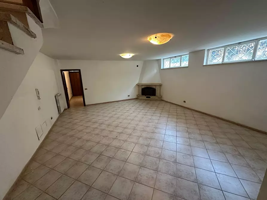 Immagine 43 di Casa trifamiliare in vendita  in Via Svetonio 73 a Guidonia Montecelio