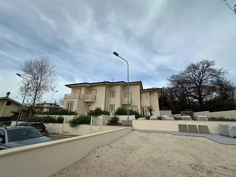 Immagine 47 di Casa bifamiliare in vendita  in Via Giacomo Leopardi a Fonte Nuova