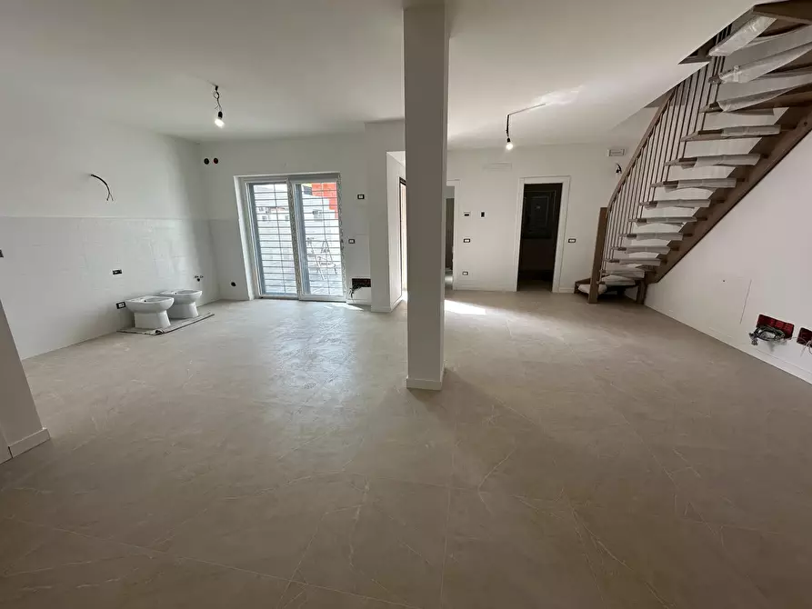 Immagine 7 di Villa in vendita  in Viale Valle dell'Aniene 22 a Guidonia Montecelio