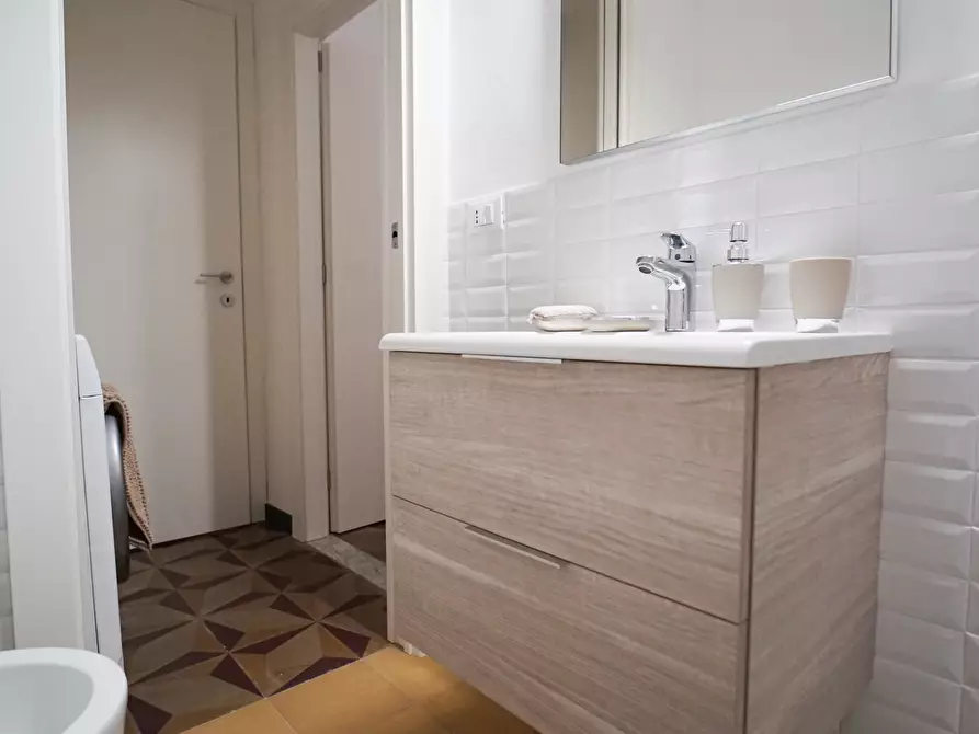 Immagine 18 di Trilocale in affitto  a Chiavari