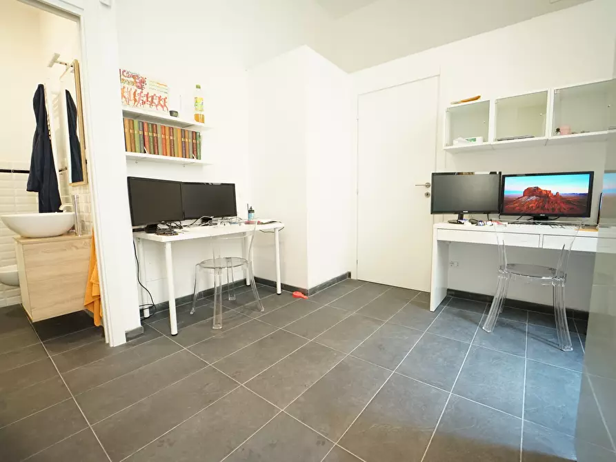 Immagine 14 di Trilocale in affitto  a Chiavari