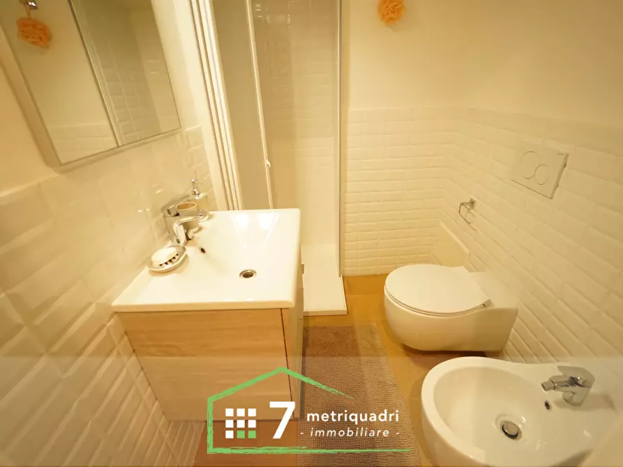 Immagine 17 di Trilocale in affitto  a Chiavari