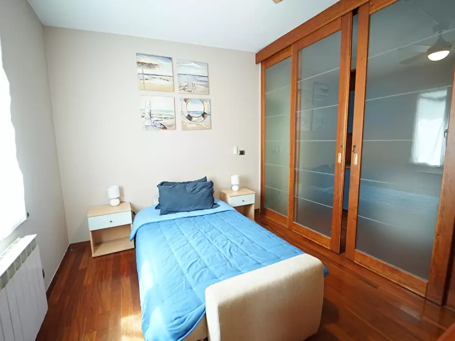 Immagine 16 di Trilocale in affitto  a Chiavari