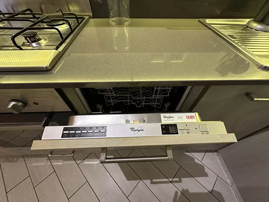 Immagine 10 di Pentalocale in affitto  a Chiavari