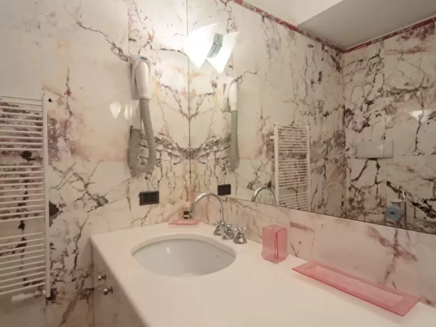 Immagine 31 di Quadrilocale in affitto  a Chiavari