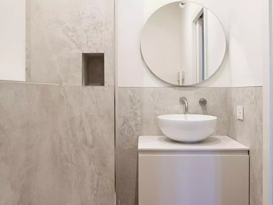 Immagine 20 di Trilocale in vendita  in Via Centostelle a Firenze