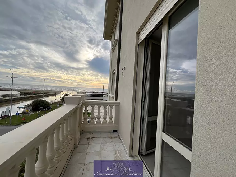 Immagine 16 di Quadrilocale in vendita  in Via Nazario Sauro a Camaiore