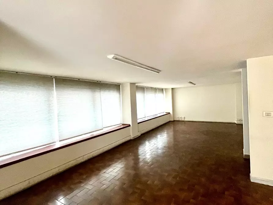 Immagine 7 di Capannone industriale in affitto  in Viale Redi a Firenze