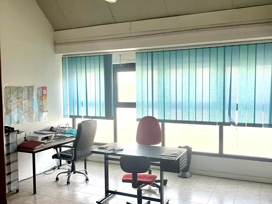 Immagine 2 di Capannone industriale in vendita  in Via Castronella a Campi Bisenzio