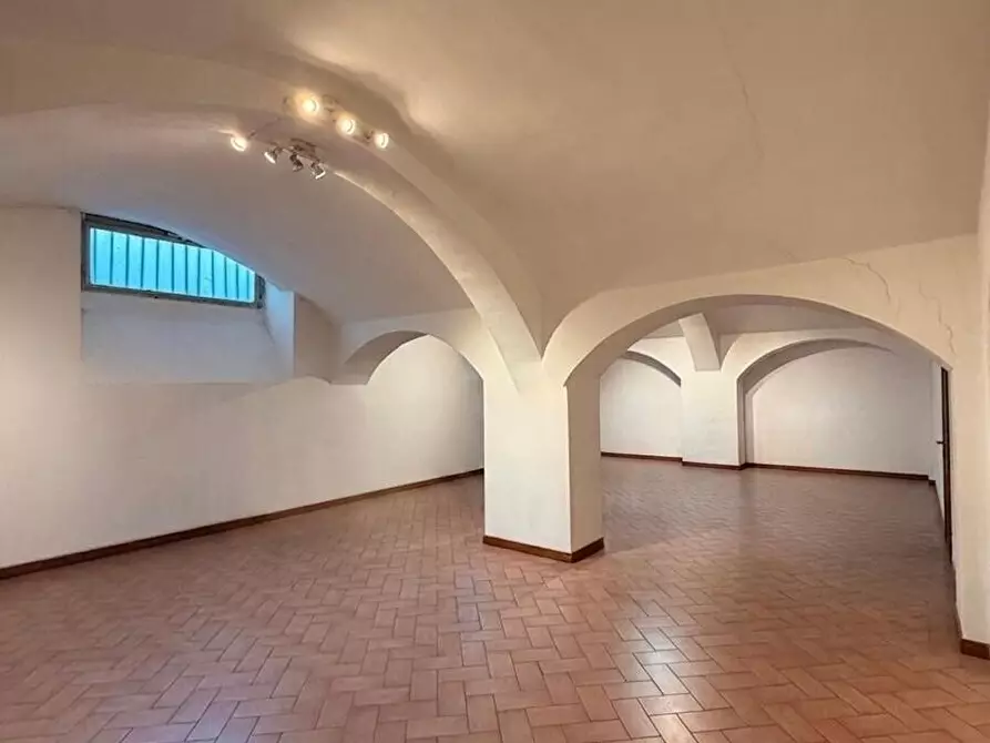 Immagine 4 di Laboratorio in vendita  in Via Lorenzo Il Magnifico a Firenze