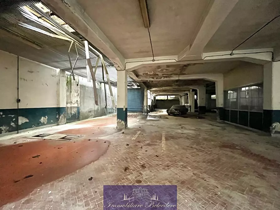 Immagine 3 di Garage in vendita  in Via Baracca a Firenze