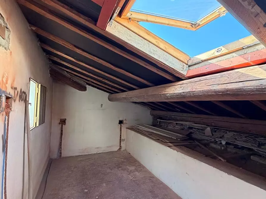 Immagine 8 di Quadrilocale in vendita  in Via Giovanni Fabbroni a Firenze