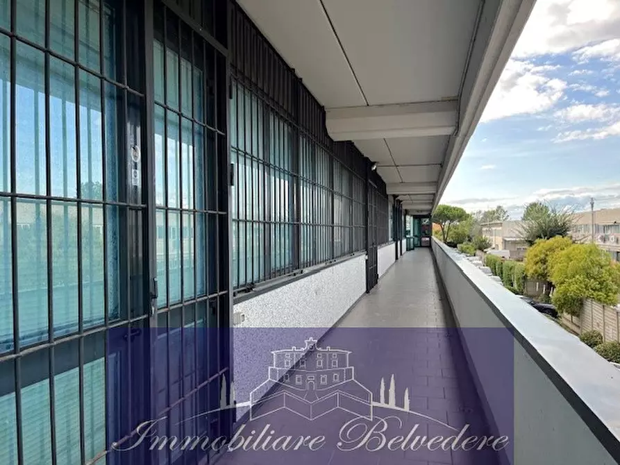 Immagine 2 di Magazzino in vendita  in Viale Europa a Scandicci