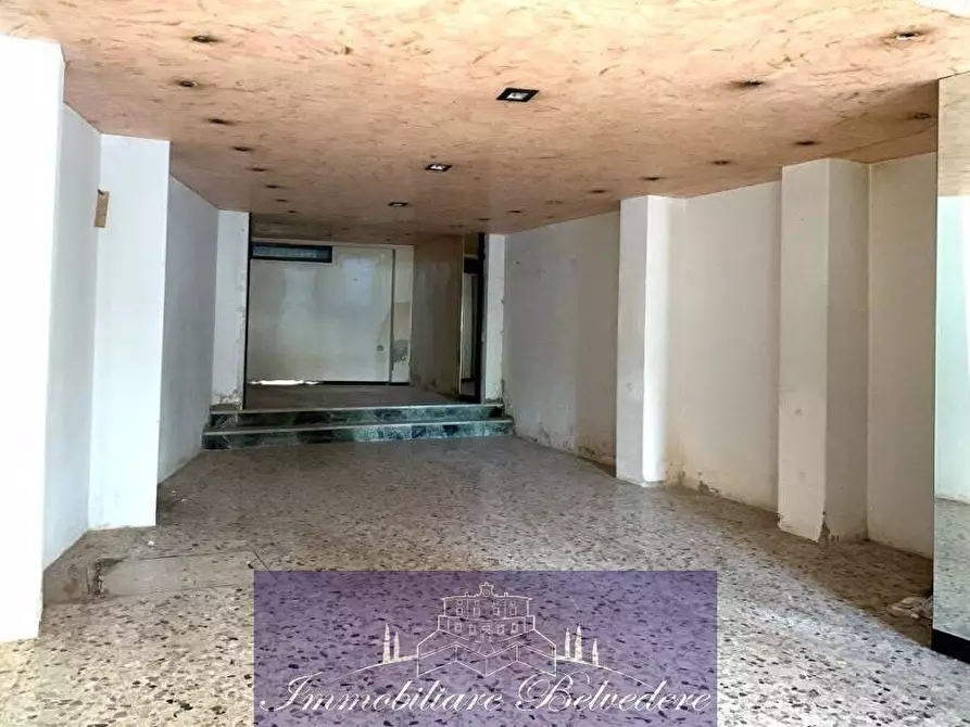 Immagine 7 di Locale commerciale in vendita  in Via Spinello Aretino a Firenze