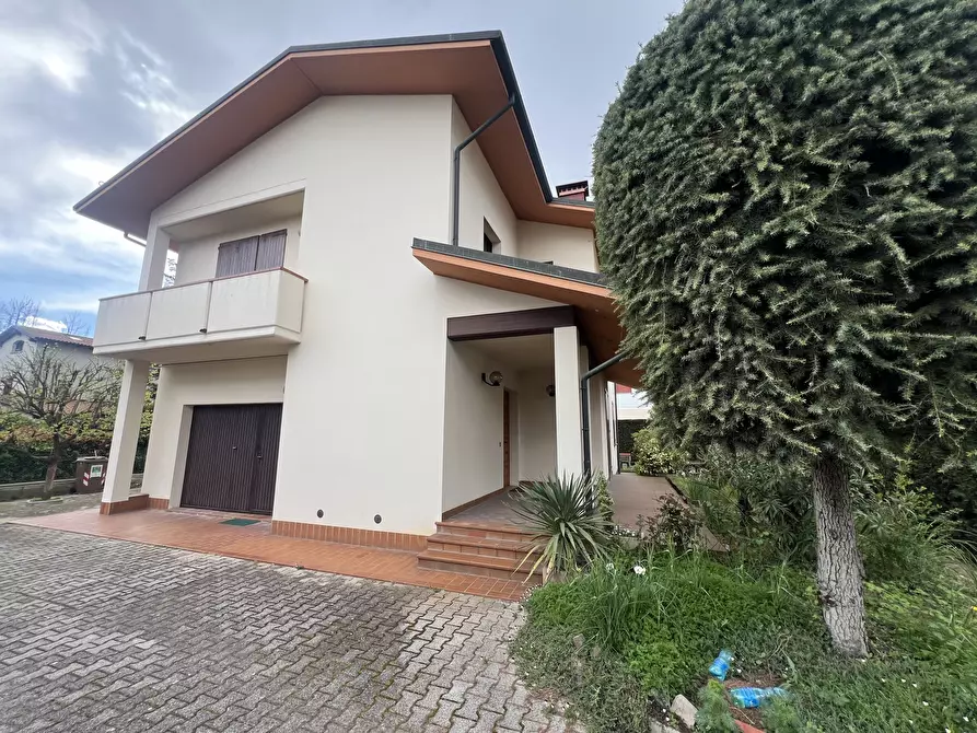 Immagine 3 di Villa in vendita  in Via Alessandro Volta 54 a Crevalcore