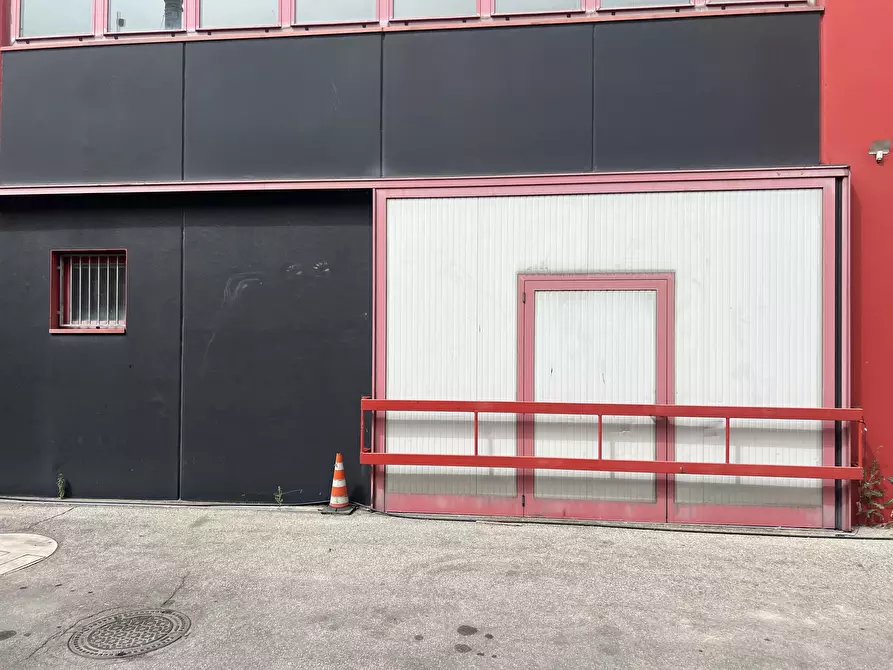 Immagine 34 di Showroom in vendita  in Via Amedeo Modigliani 10 a Crevalcore