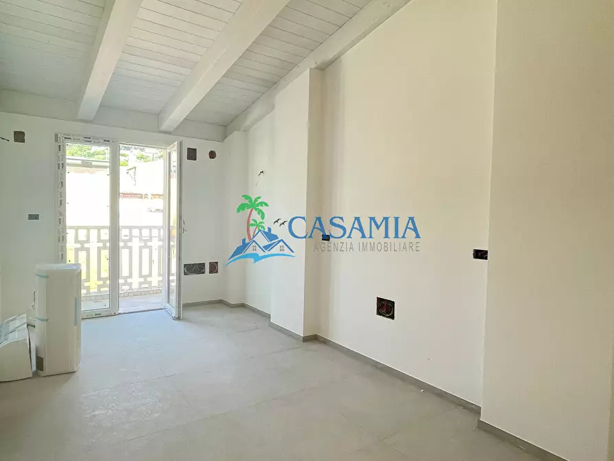 Immagine 15 di Casa trifamiliare in vendita  a Grottammare