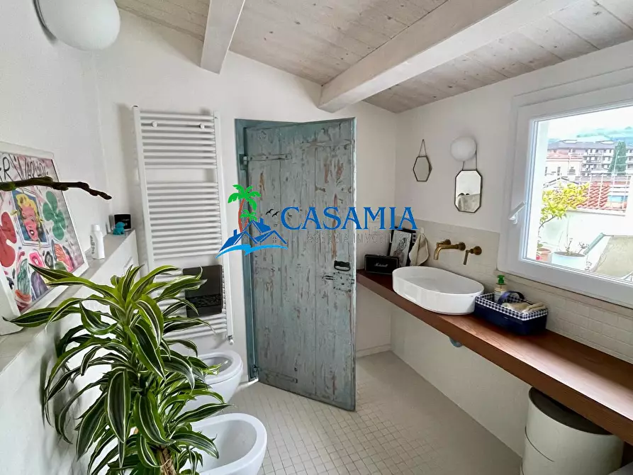 Immagine 23 di Casa indipendente in vendita  in Via Volturno 42 a San Benedetto Del Tronto