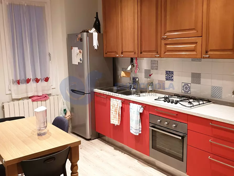 Immagine 3 di Trilocale in affitto  in VIA TURATI a Bologna