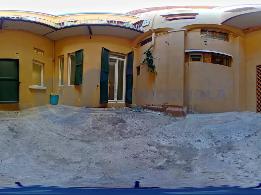 Immagine 12 di Ufficio in vendita  a Bologna