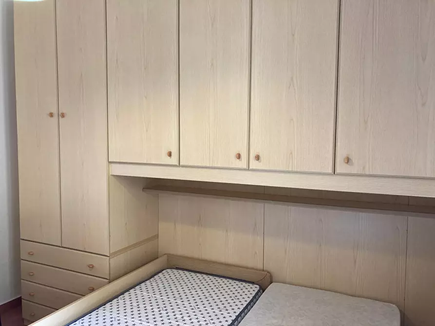 Immagine 34 di Trilocale in affitto  a Bologna