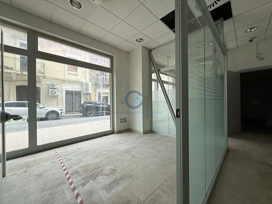 Immagine 7 di Locale commerciale in affitto  in Via Nazario Sauro 9 a Catanzaro