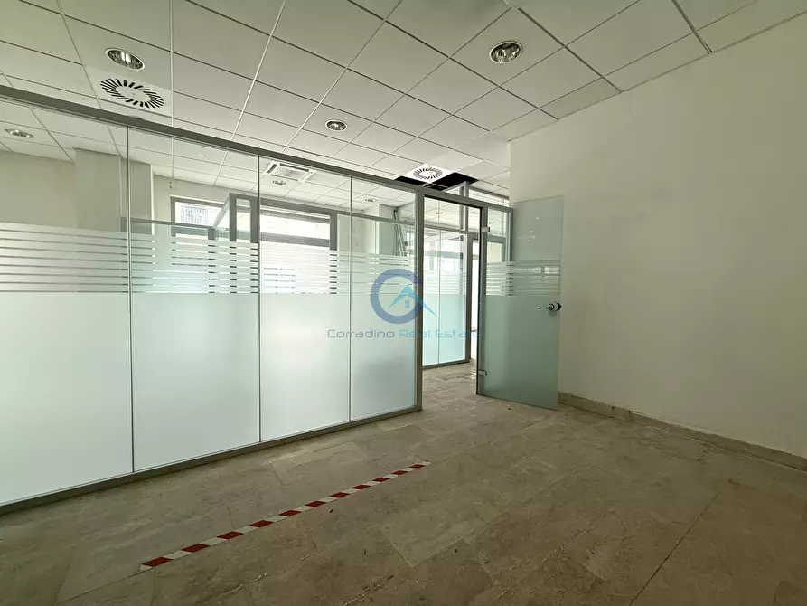 Immagine 4 di Locale commerciale in affitto  in Via Nazario Sauro 9 a Catanzaro