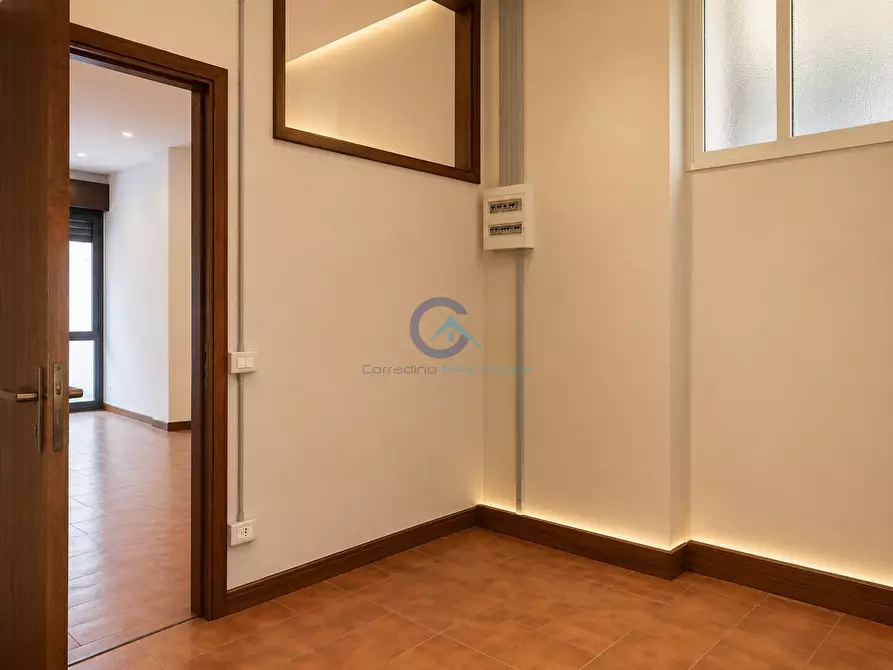 Immagine 6 di Locale commerciale in vendita  in Via Fiume 46 a Catanzaro