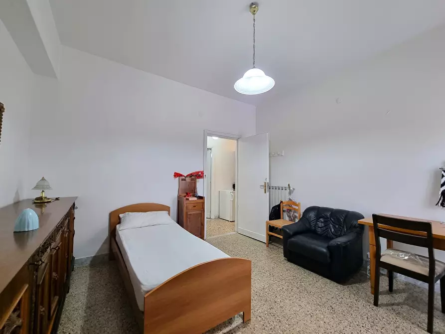 Immagine 4 di Stanza singola in affitto  a Catanzaro