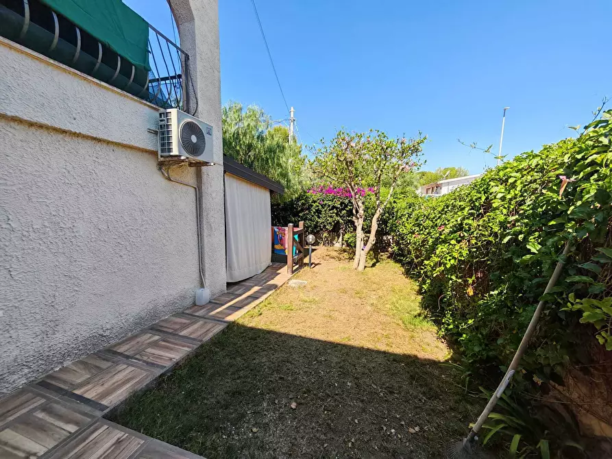 Immagine 39 di Villa in vendita  in Via Perseo a Siracusa