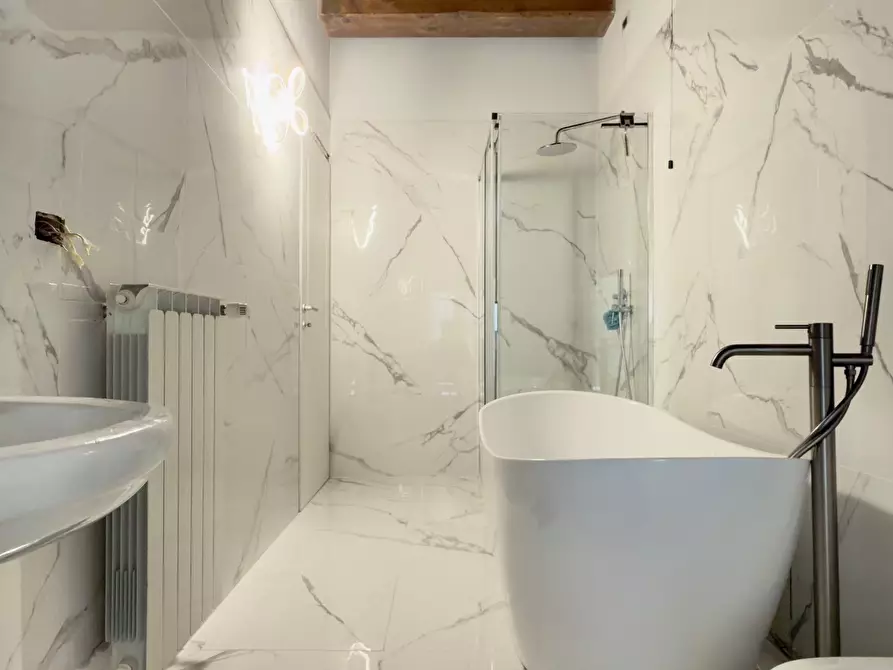 Immagine 15 di Quadrilocale in vendita  in Via Lucio Fiorentini 20 a Brescia