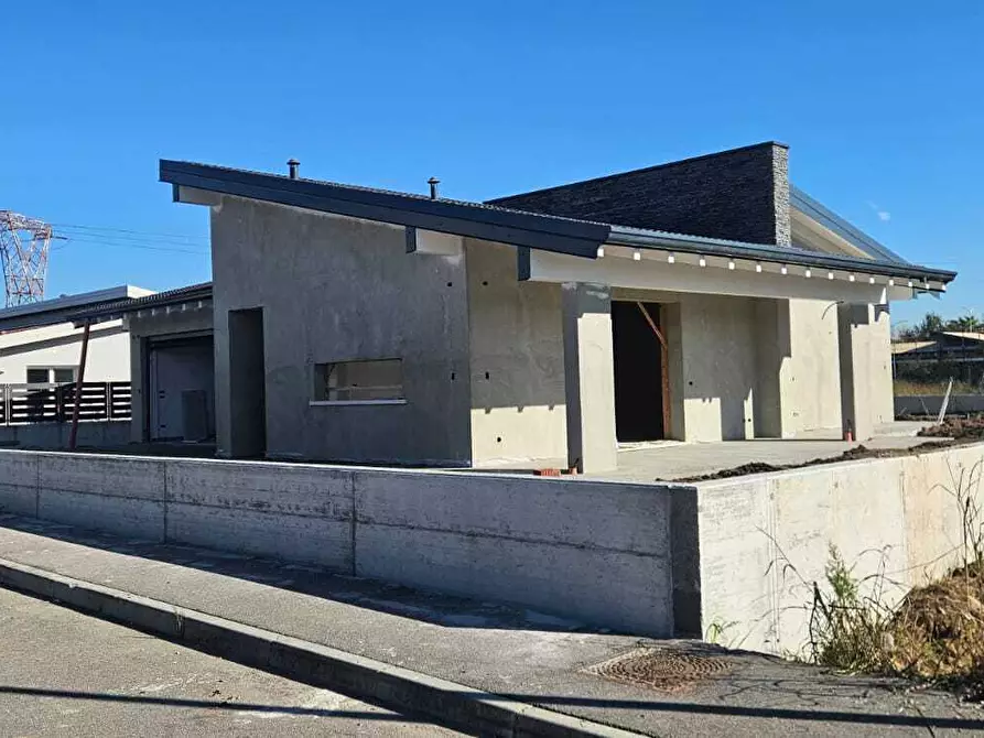 Immagine 5 di Casa trifamiliare in vendita  a Montirone