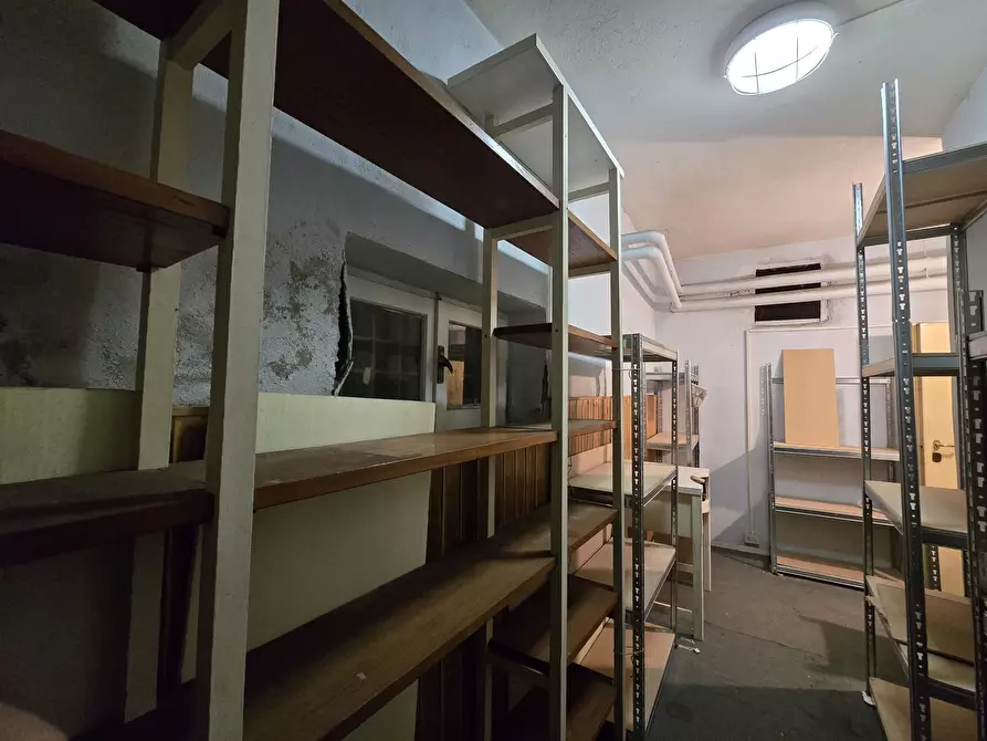 Immagine 15 di Magazzino in vendita  in Via Emilio de Marchi 21 a Roma