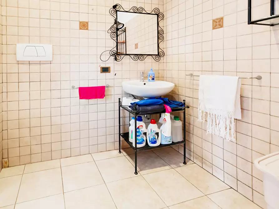 Immagine 25 di Trilocale in vendita  in Viale dei Consoli 27 a Roma