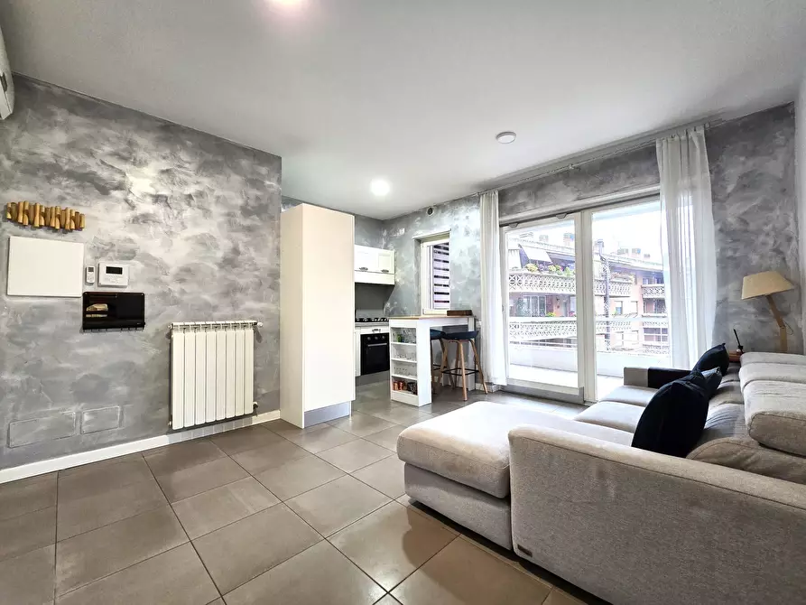 Immagine 7 di Bilocale in vendita  in Via Guglielmo Petroni 38 a Roma