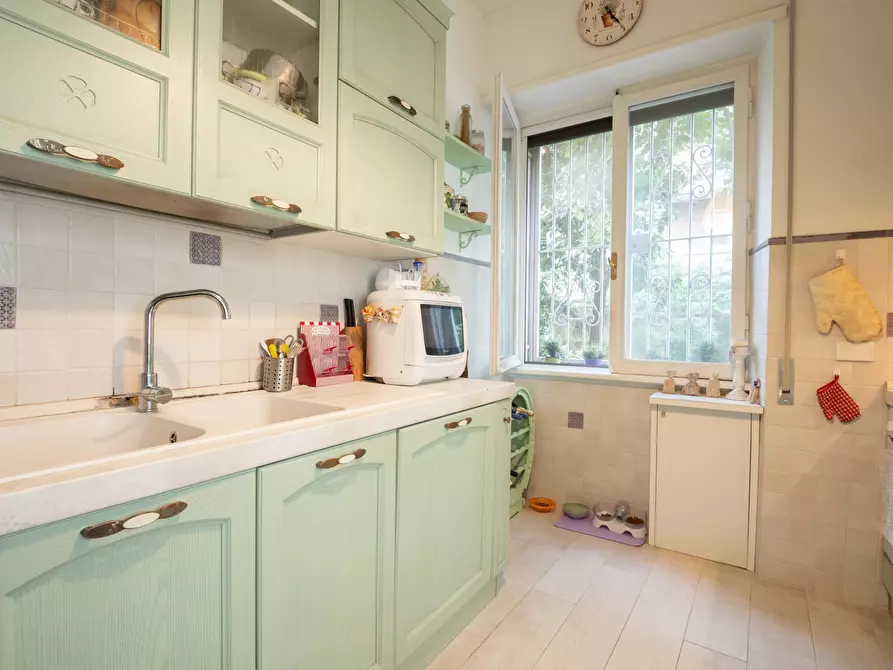 Immagine 22 di Pentalocale in vendita  in Via Nerola 16 a Roma