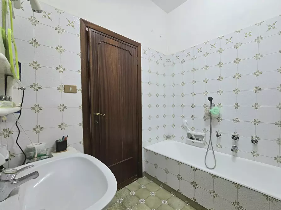 Immagine 18 di Quadrilocale in vendita  in Via Adolfo Albertazzi 92 a Roma