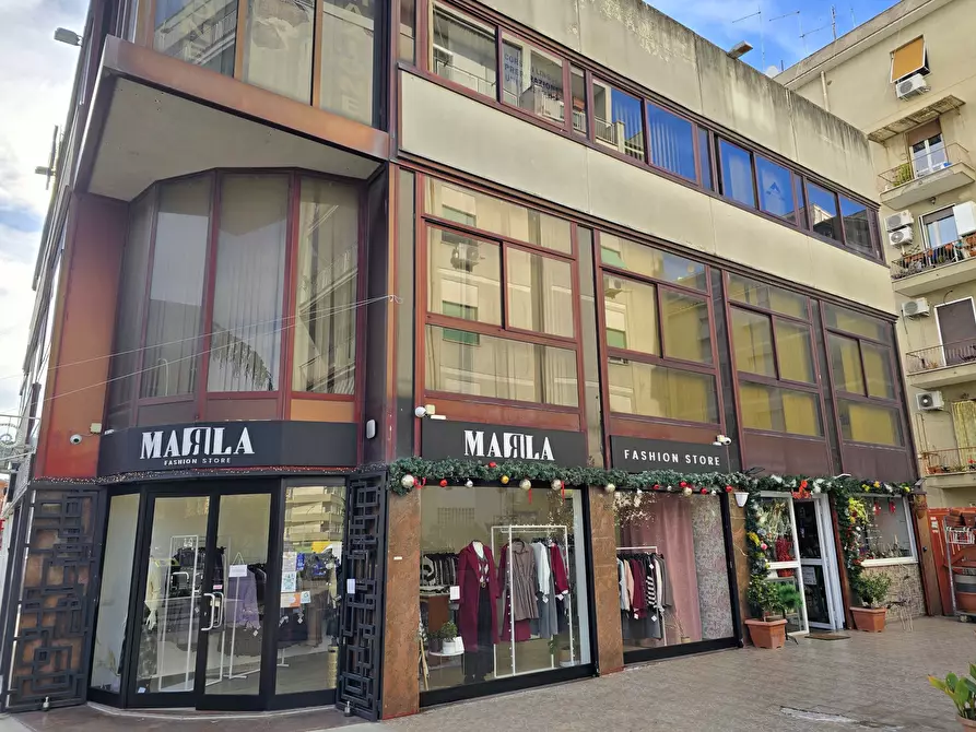 Immagine 6 di Palazzo in vendita  in Via degli Abeti 29 a Roma