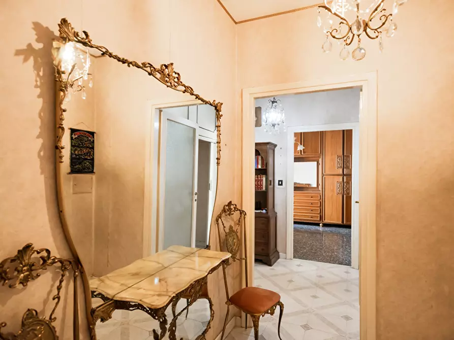 Immagine 11 di Bilocale in vendita  in Via Tiburtina 602 a Roma