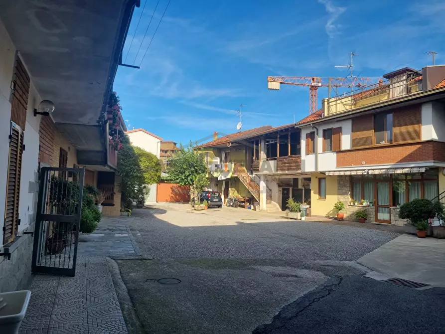 Immagine 10 di Porzione di casa in vendita  in Via Gaetano Donizetti 19 a Bonate Sotto