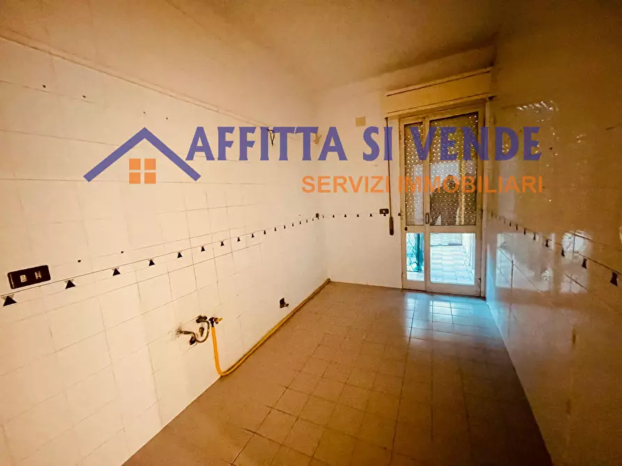 Immagine 15 di Pentalocale in vendita  in Via Napoli 8 a Floridia