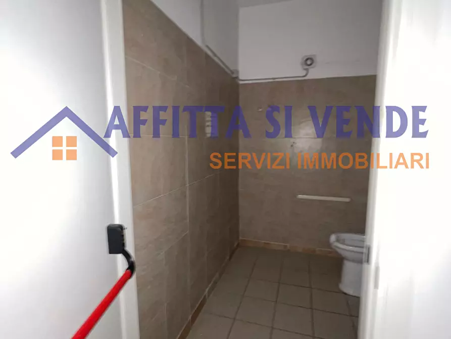 Immagine 22 di Locale commerciale in affitto  in Via Europa 46 a Siracusa