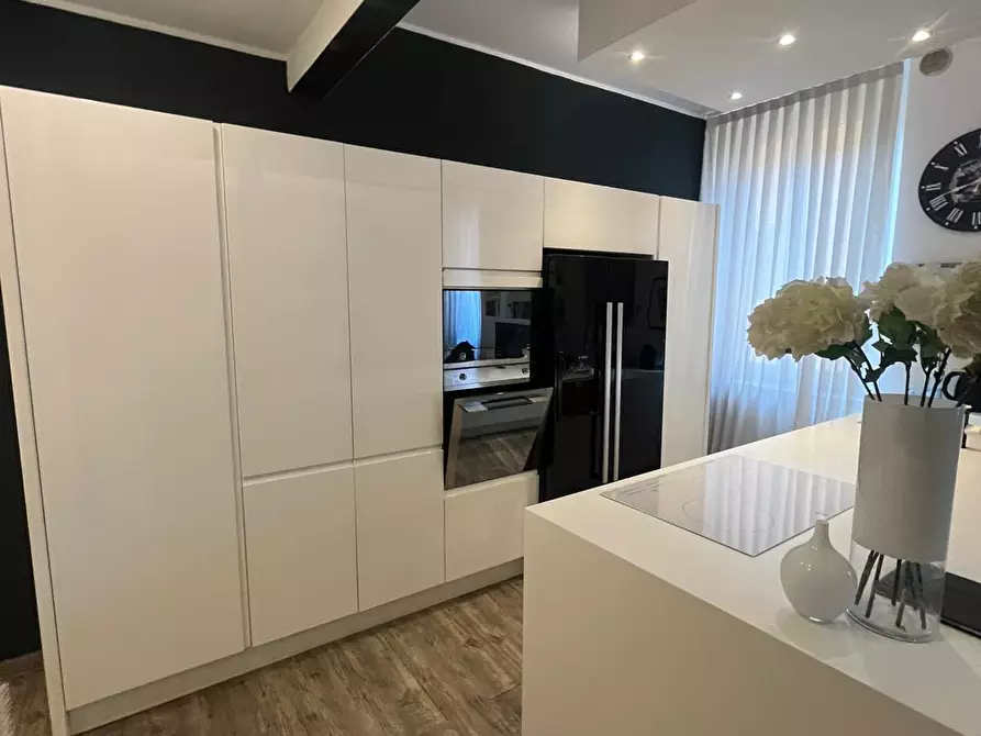 Immagine 14 di Trilocale in vendita  a Pescara