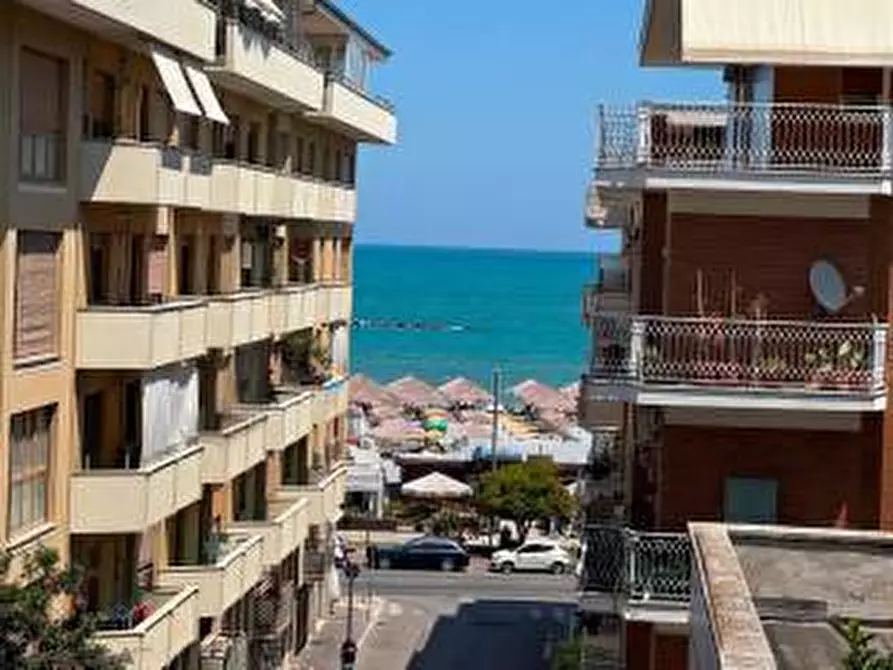 Immagine 1 di Attico in vendita  in Piazza della Rinascita a Pescara