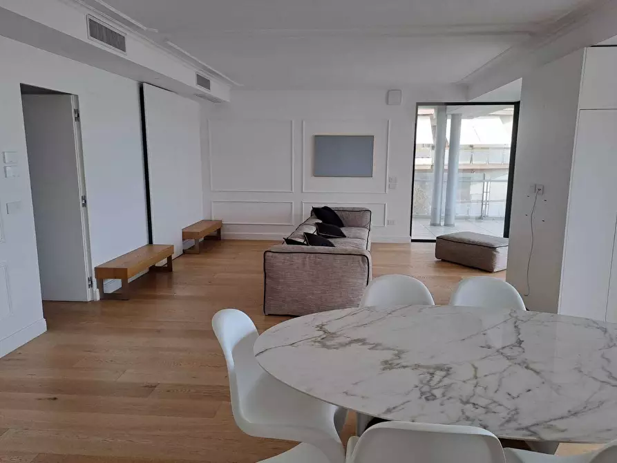 Immagine 11 di Trilocale in affitto  a Pescara