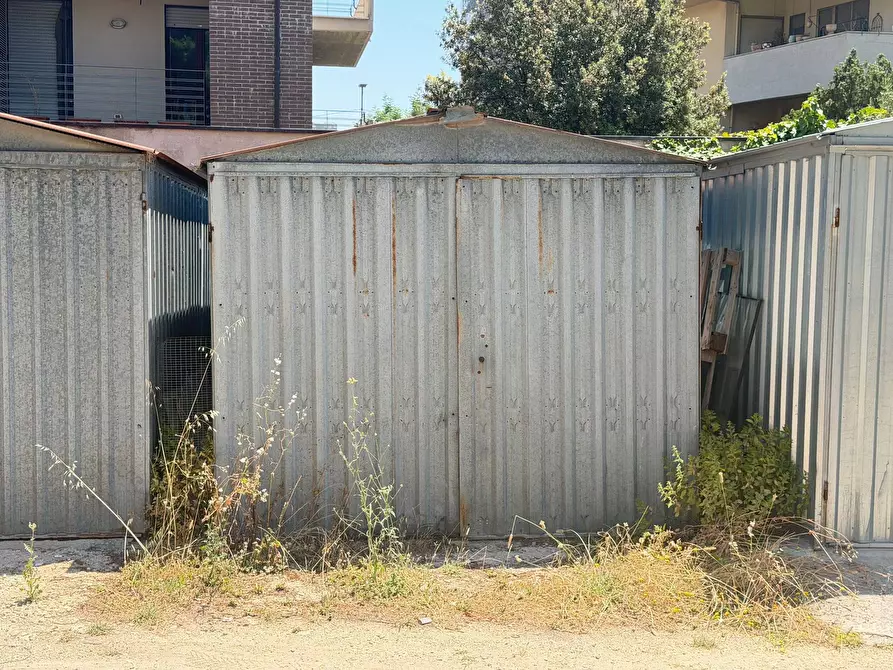 Immagine 4 di Garage in vendita  in Via dei Pretuzi 15 a Pescara