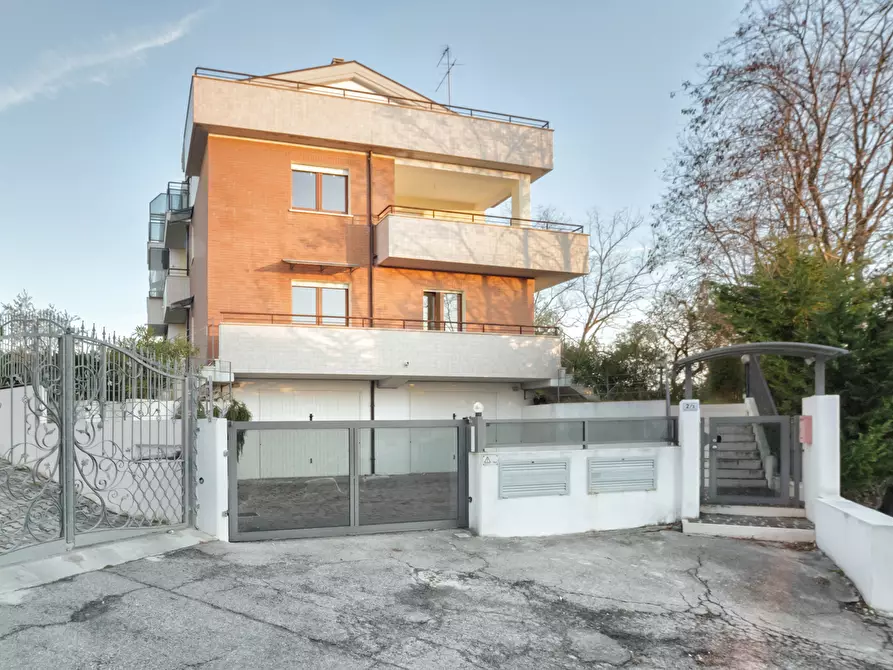 Immagine 1 di Casa bifamiliare in vendita  a Pescara