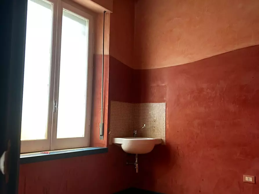 Immagine 6 di Attività commerciale in affitto  a Pescara